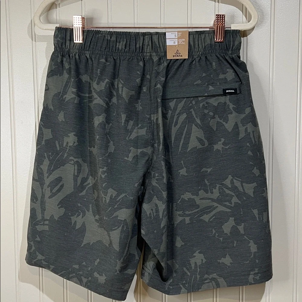 NWT prAna Men’s Size Small Green Gray Floral Camo Metric E-Waist 8